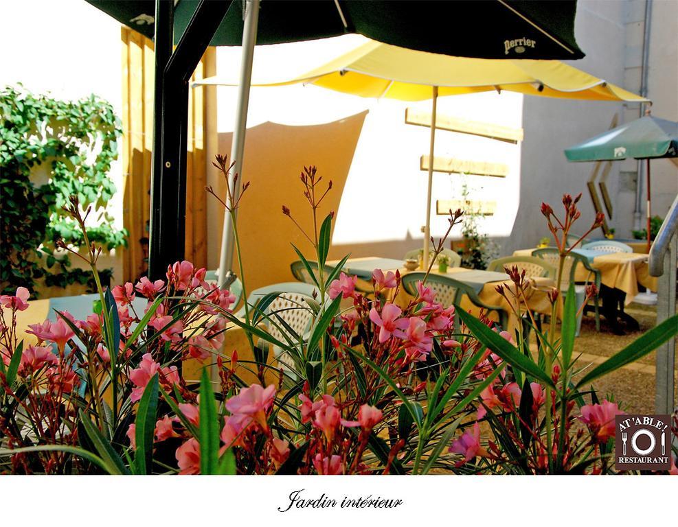 Logis Hotel Restaurant La Boule D'Or Chinon Exterior photo