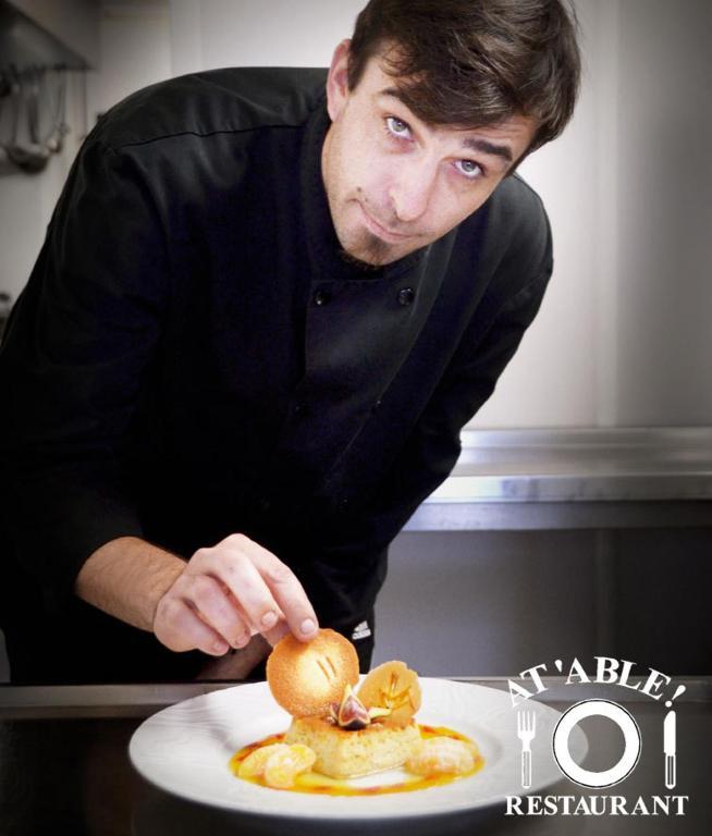 Logis Hotel Restaurant La Boule D'Or Chinon Exterior photo