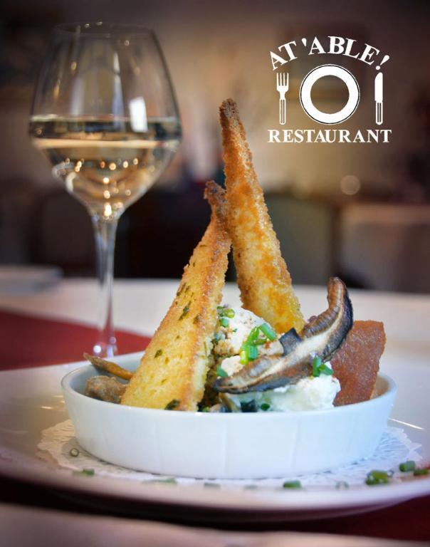 Logis Hotel Restaurant La Boule D'Or Chinon Exterior photo