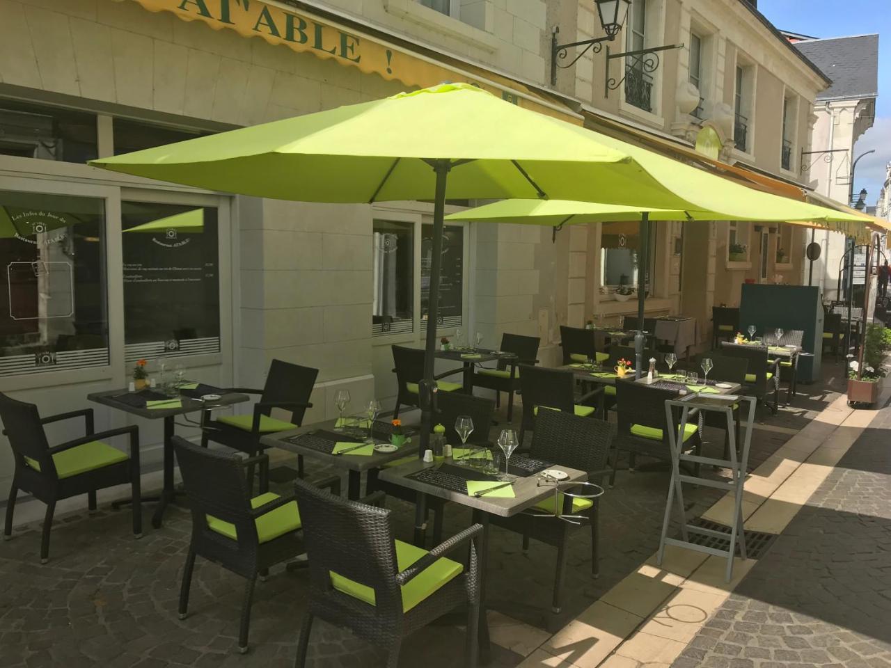 Logis Hotel Restaurant La Boule D'Or Chinon Exterior photo